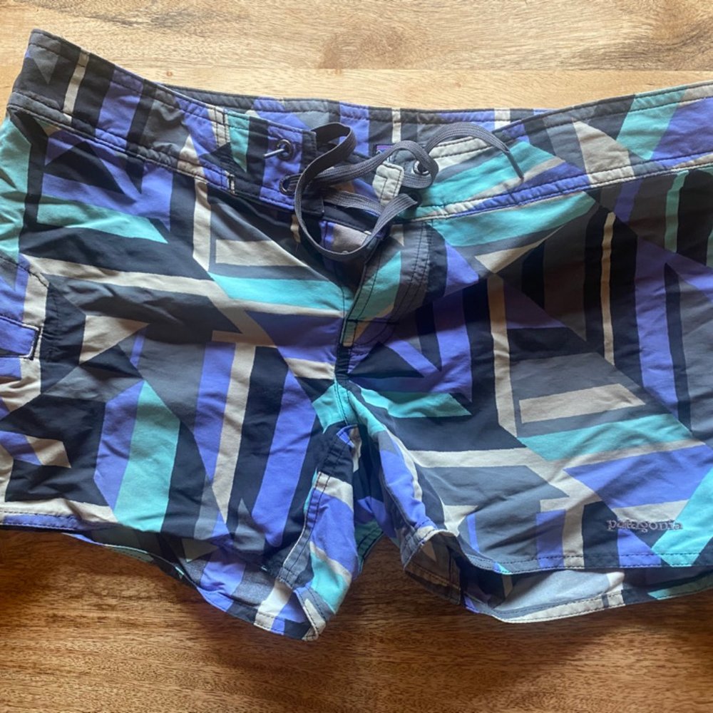 Patagonia women board shorts size 8